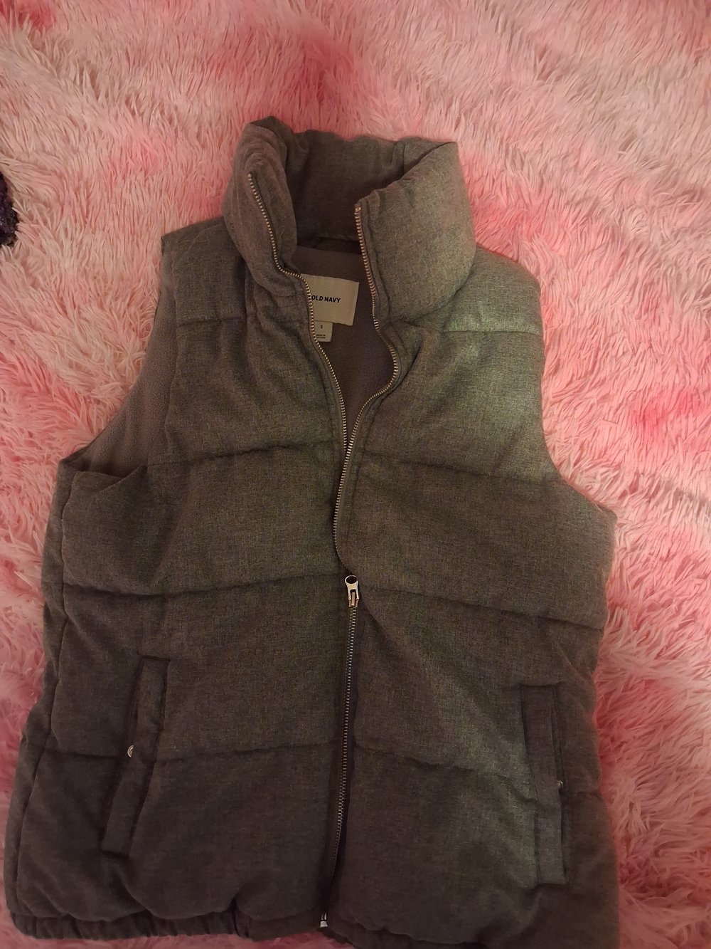 Old Navy Gray Quilted Puffer Vest